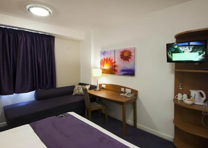 Premier Inn Farnborough West - Southwood