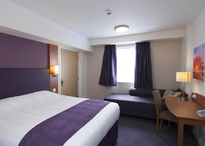 Premier Inn Farnborough West - Southwood
