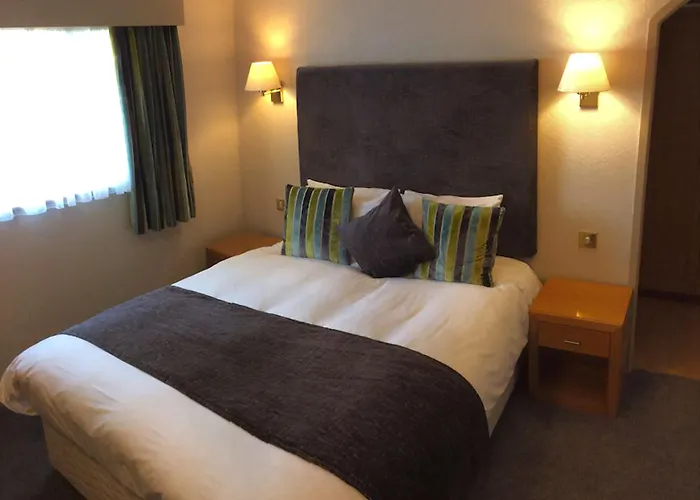 Falcon Hotel