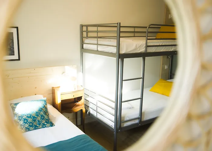 Georges Hostel&Café