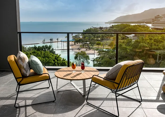 Oaks Cairns Hotel