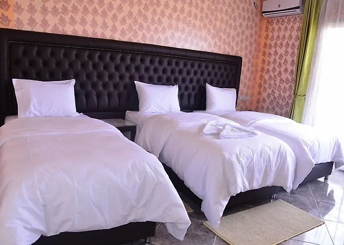 Hôtel Hadaik Ain Asserdoune