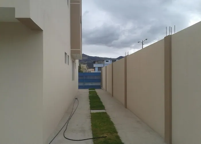 Illari Hotel