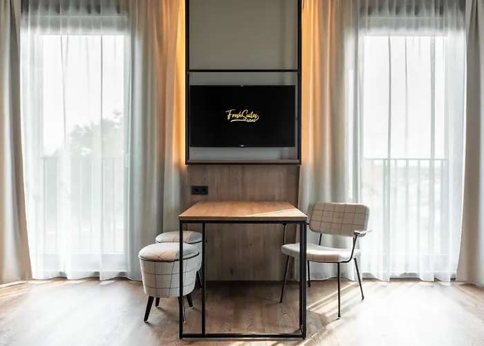Freshsuites & Bar