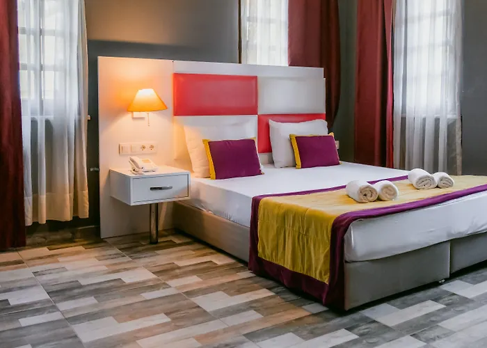 Orange Owl Hotel