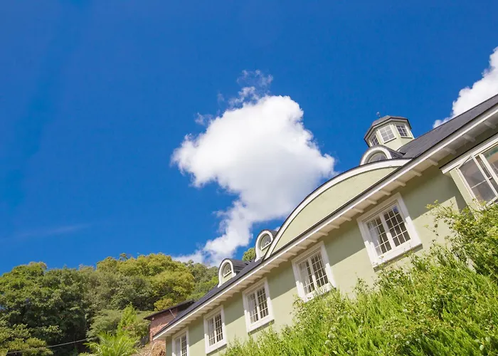 The Lighthouse Seaside Inn
