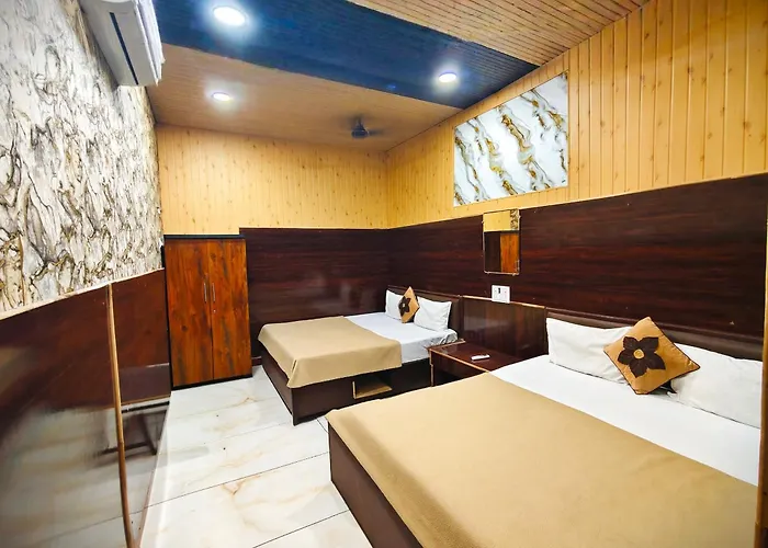 Hotel Om Palace Near Mahakal Mandir