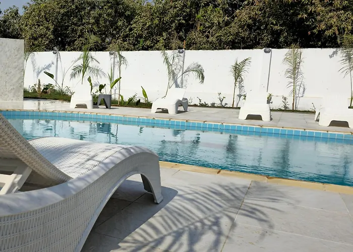 Nakhil Pyramids Resort