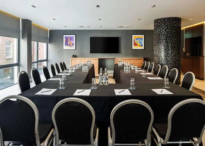 Doubletree By Hilton Belfast City Ten Square