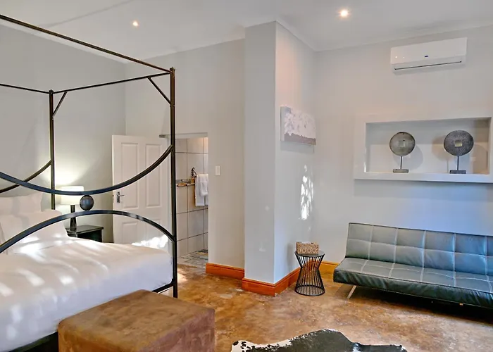 Mimosa Lodge