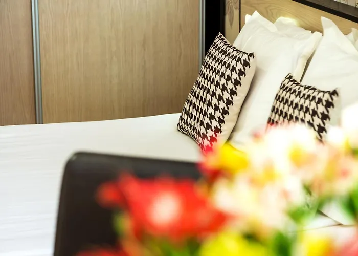 City Avenue Hotel