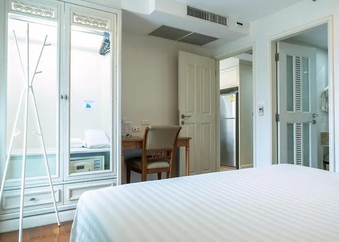 Sabai Sathorn Service Apartment