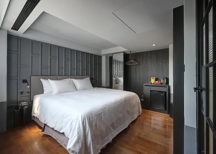 Reddot Hotel