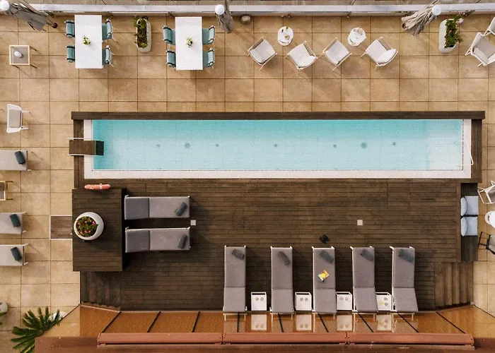 Lasala Plaza Hotel - Adults Only