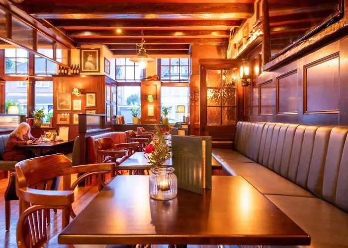 The Royal Oak Hotel Woodford