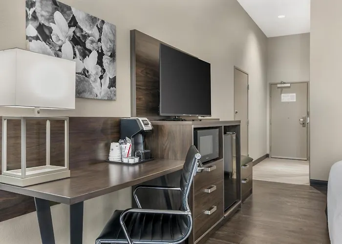Best Western Plus Parkside Inn&Suites
