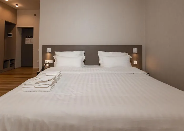 Aston Hotel