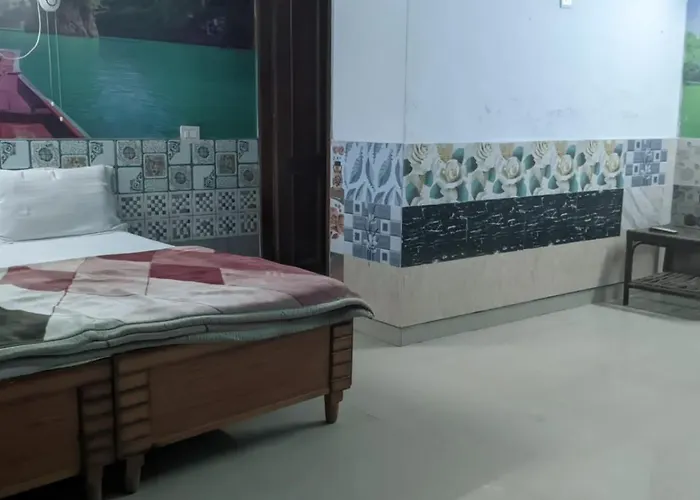 Hotel Apple Rose Near Harish Dhaba
