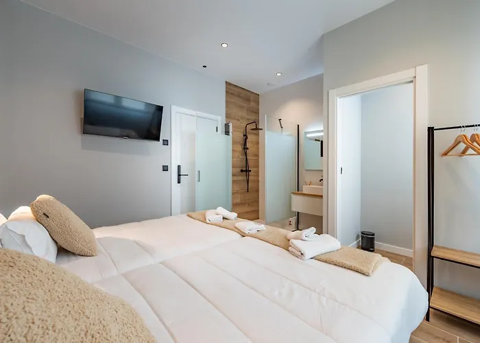 White Tree Rooms And Apartments