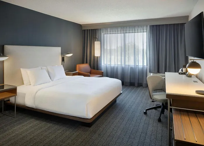 Courtyard By Marriott Springfield Airport