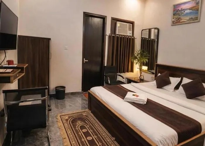 Hotel Nidhivan Dham - Near Janam Bhoomi Mathura