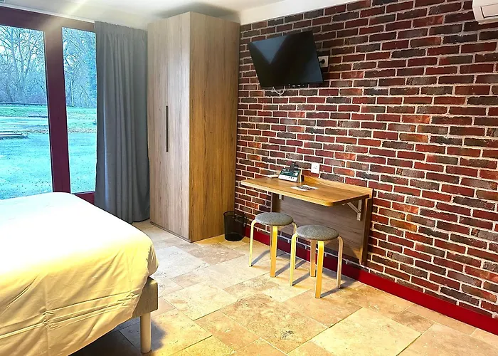 Logis Hotel Les 200 Bornes