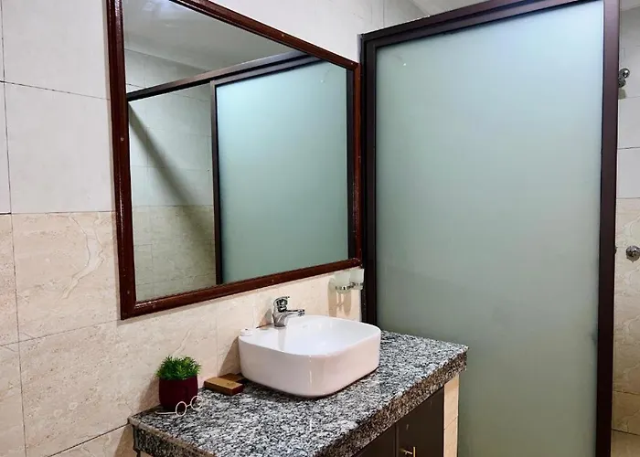 Nokras Silveroak Hotel, Embu