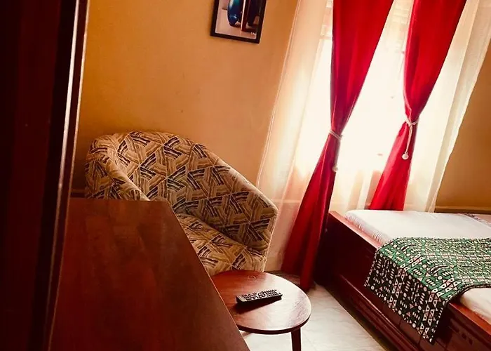 Binyuma Suites Motel