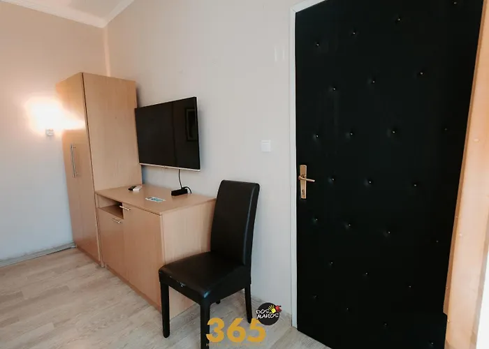 Hotel 365 Dos Manos
