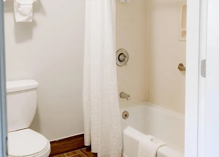 Quality Inn & Suites Lathrop