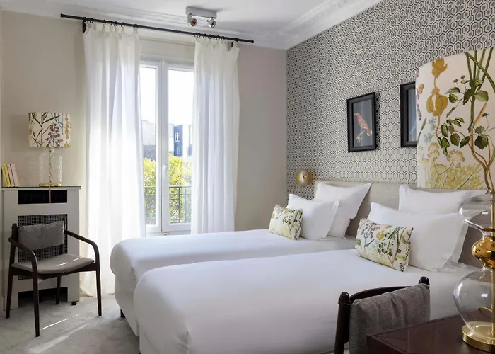 Hotel De Banville Paris
