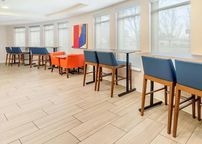 Holiday Inn Express Hotel & Suites Medford-Central Point By Ihg