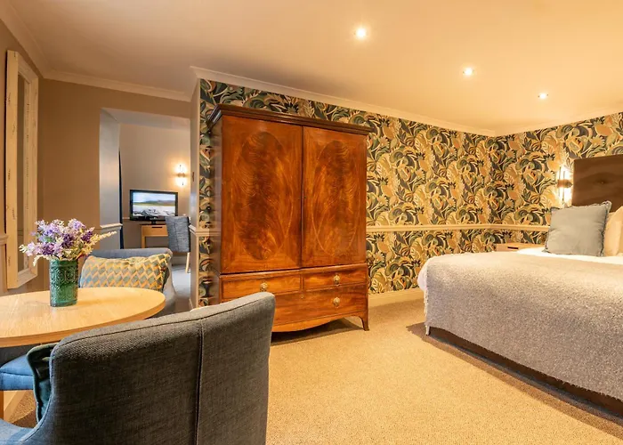 George Hotel