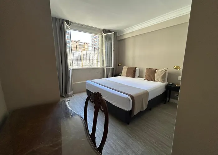 1253 Recoleta Small Hotel