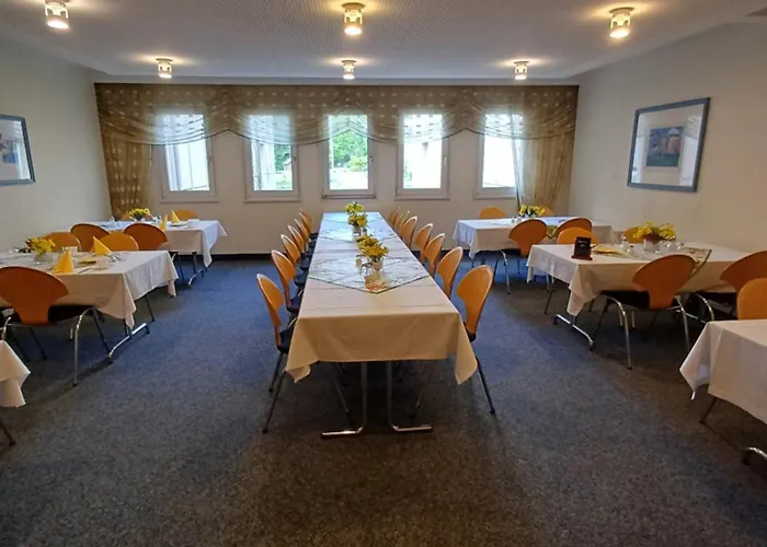 Hotel am Lärchenberg I Frühstück, WLAN, Parkplatz
