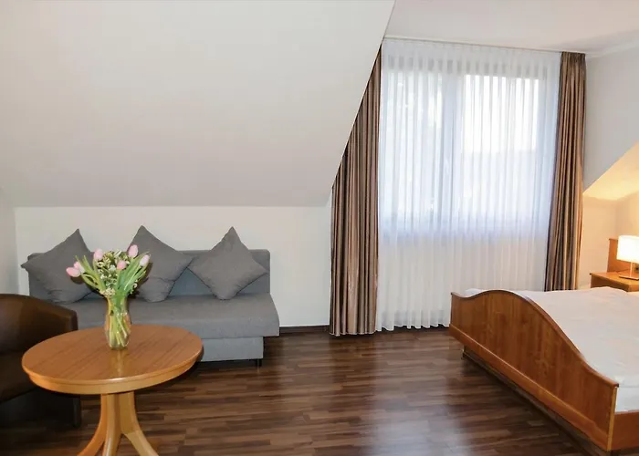Private Rooms With Free Parking & 24H Self Check-In