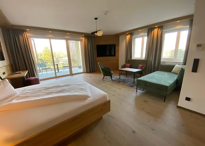 Gartenhotel & Weingut Pfeffel Duernstein