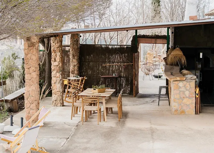 Cuevas El Atochal Orígenes