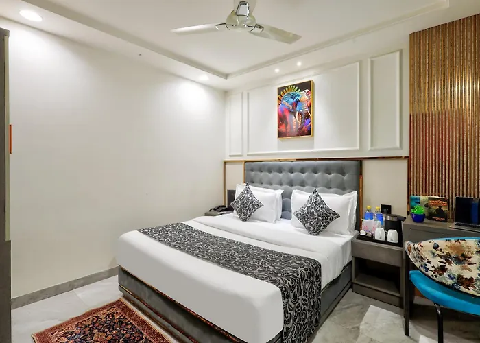 Hotel Kaca Inn - Near New Delhi Railway Station & Connaught Place