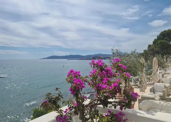 Hotel Grifeu Y Restaurant - Costa Brava