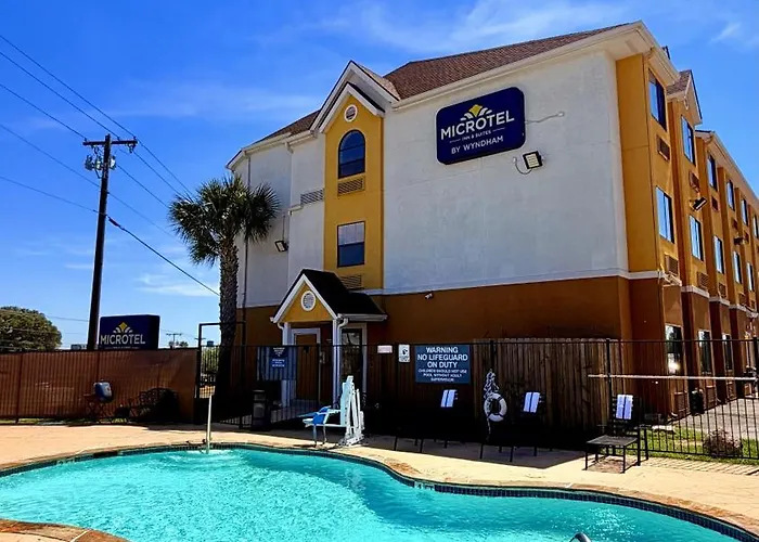 Microtel Inn & Suites By Wyndham New Braunfels I-35