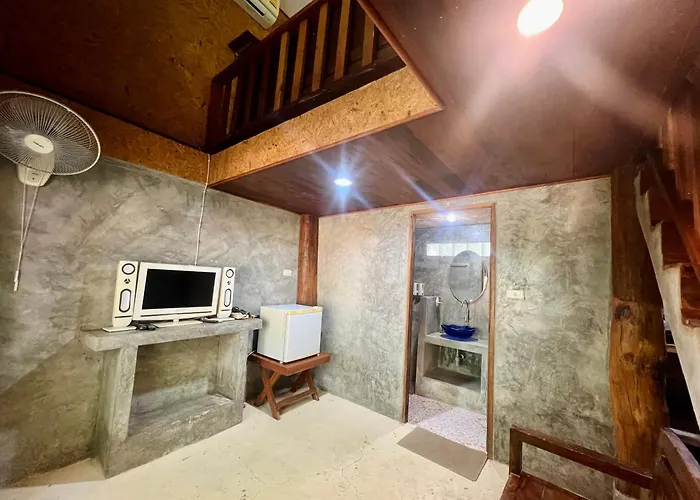 Baan Suan Ruen Chan Hom บ้านสวนเรือนจันทร์หอม