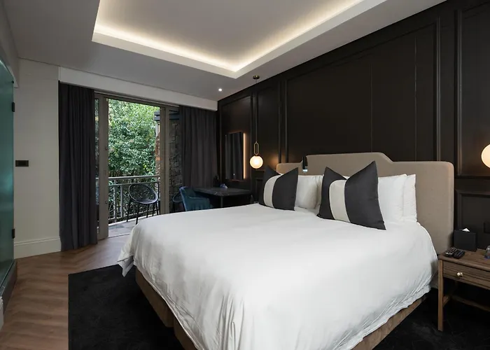 Seven Villa Hotel & Spa