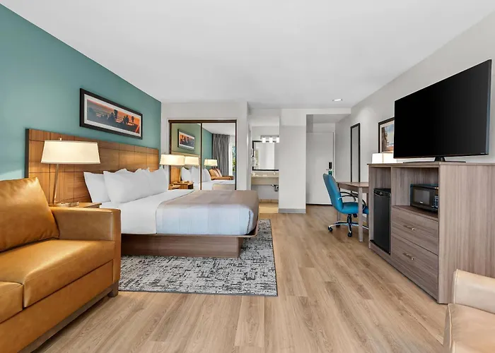 Quality Inn & Suites Hermosa Beach