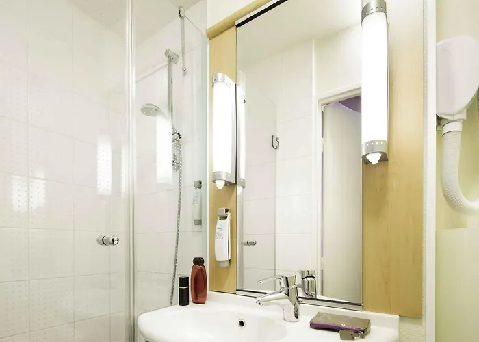 Ibis Versailles Chateau