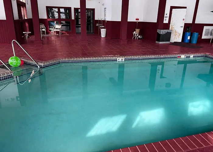 Coratel Inn & Suites By Jasper Black River Falls, Wi