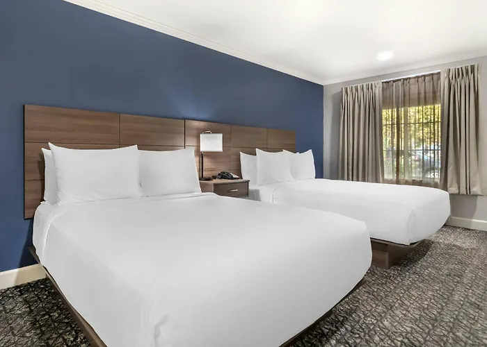 University Park Inn & Suites, An Ascend Collection Hotel