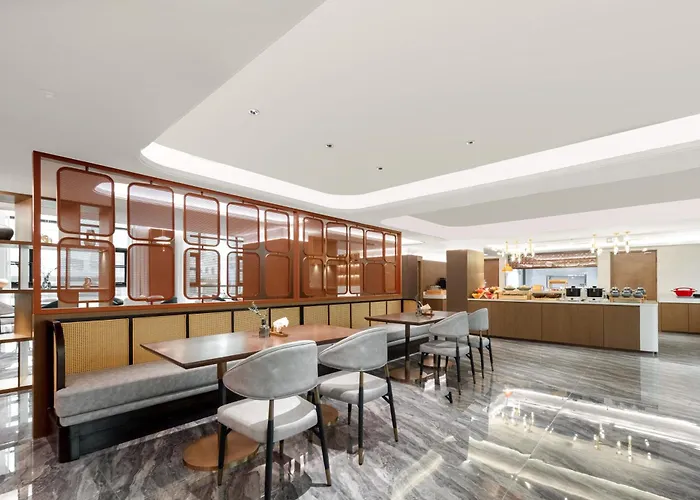 Atour Hotel Quanzhou Jinjiang Sunshine Plaza