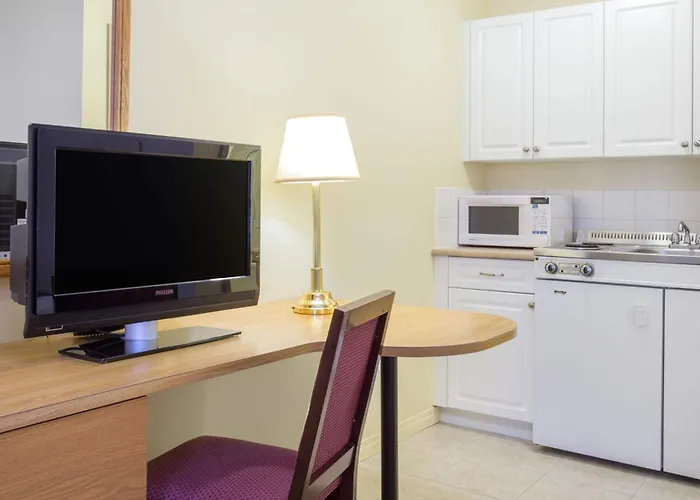 Super 8 By Wyndham Lethbridge Hotel