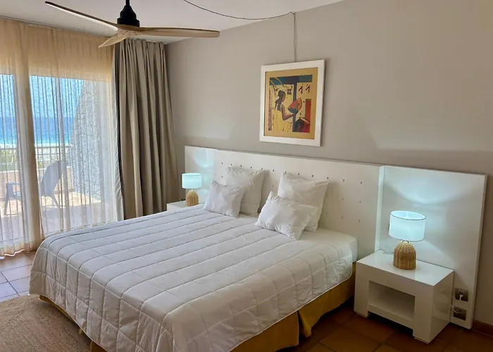 Lam Hotel Foya Branca